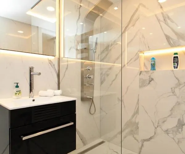 Ambijent Free Public Parking 塞拉耶佛